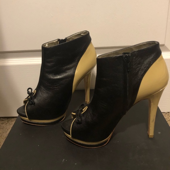 Pelle Moda Ankle Boots - Picture 1 of 6